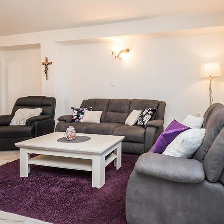 Holiday Home Tower With Private Pool, Sauna And Quads Smilcic Eksteriør bilde