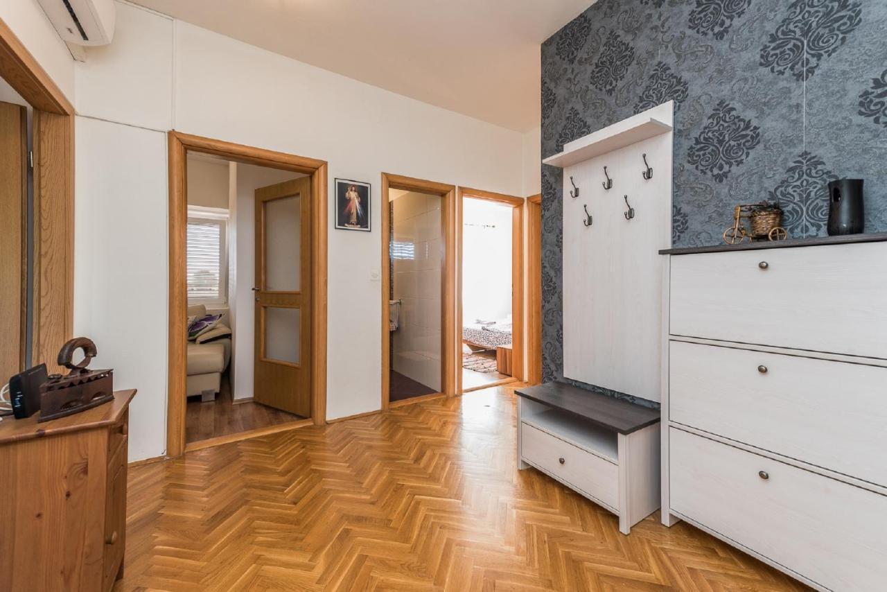 Holiday Home Tower With Private Pool, Sauna And Quads Smilcic Eksteriør bilde