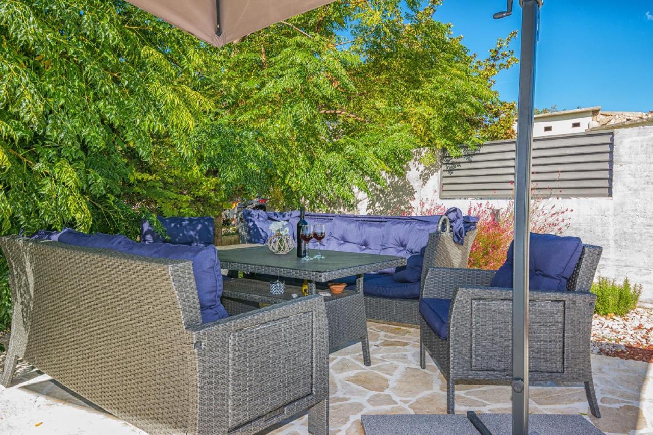 Holiday Home Tower With Private Pool, Sauna And Quads Smilcic Eksteriør bilde