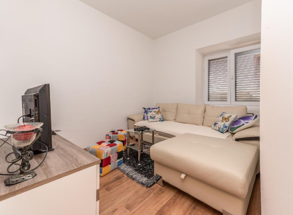Holiday Home Tower With Private Pool, Sauna And Quads Smilcic Eksteriør bilde