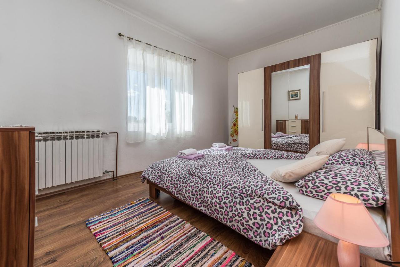 Holiday Home Tower With Private Pool, Sauna And Quads Smilcic Eksteriør bilde